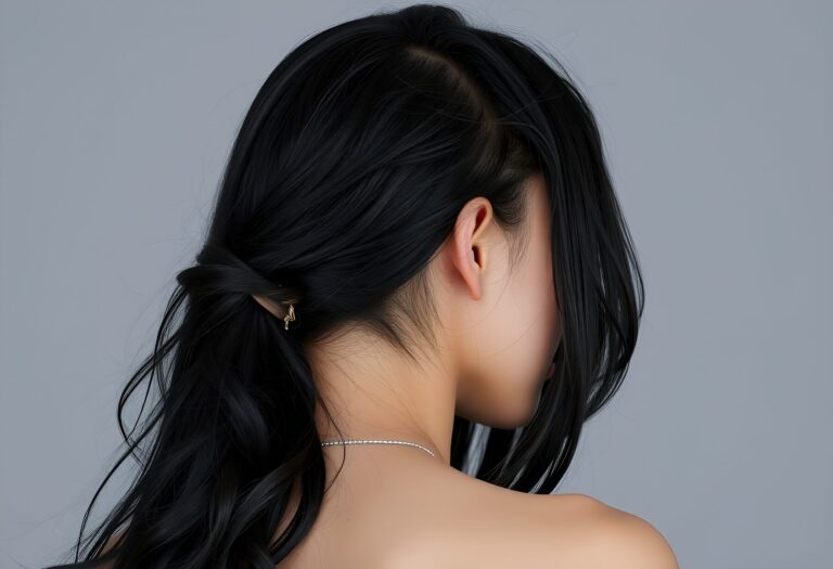 Přes 90 operací, znetvořená tvář, ale pořád s úsměvem. Dvacetiletá Nikki Lilly obrátila internet naruby