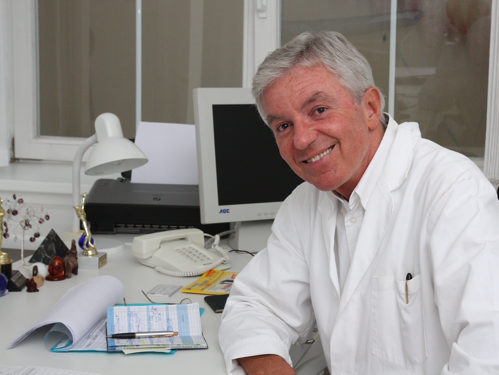 Doc. MUDr. JAN MĚŠŤÁK, CSc. na snímku z roku 2009, FOTO: <a href="https://commons.wikimedia.org/wiki/File:Jan_M%C4%9B%C5%A1%C5%A5%C3%A1k.jpg">MichalWeb</a>, CC0, via Wikimedia Commons