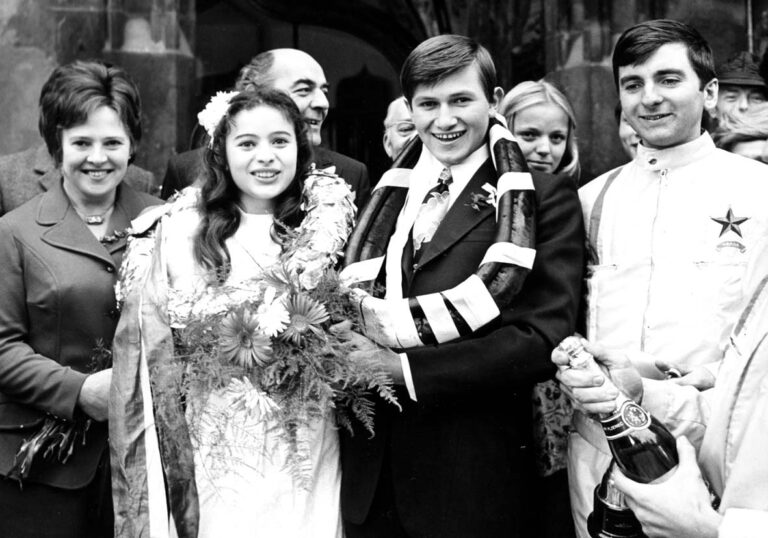 Můj brácha má prima bráchu: Změna obsazení kvůli nemoci, jiskření mezi herci, popírání vztahu a odpor ke kouření