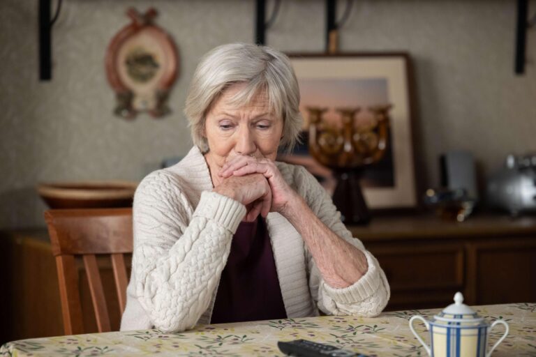 Ulice tento týden: Boj o život, Blanka na titulce bulváru, žárlivý Luděk, návrat Simony a kolaps v Království hraček