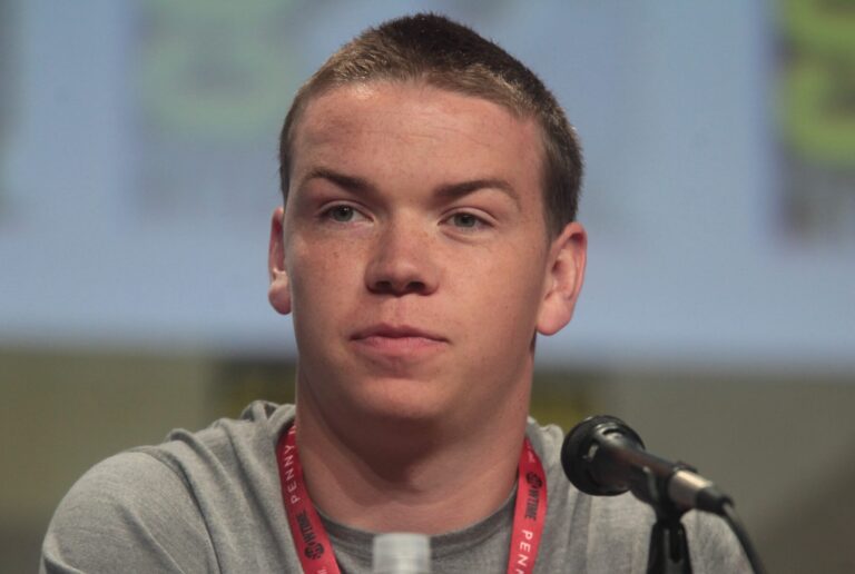 Will Poulter dostával v mládí role ošklivých hlupáků. Po třicítce je z něj ale krasavec