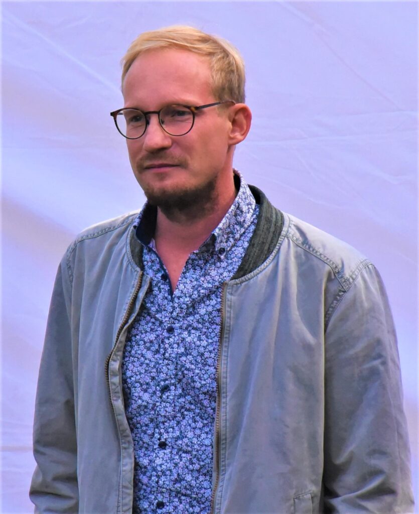 Zbyněk Drda (2020), FOTO: <a href="https://commons.wikimedia.org/wiki/File:Zbyn%C4%9Bk_Drda_2020_Praha.jpg">David Sedlecký</a>, <a href="https://creativecommons.org/licenses/by-sa/4.0">CC BY-SA 4.0</a>, via Wikimedia Commons