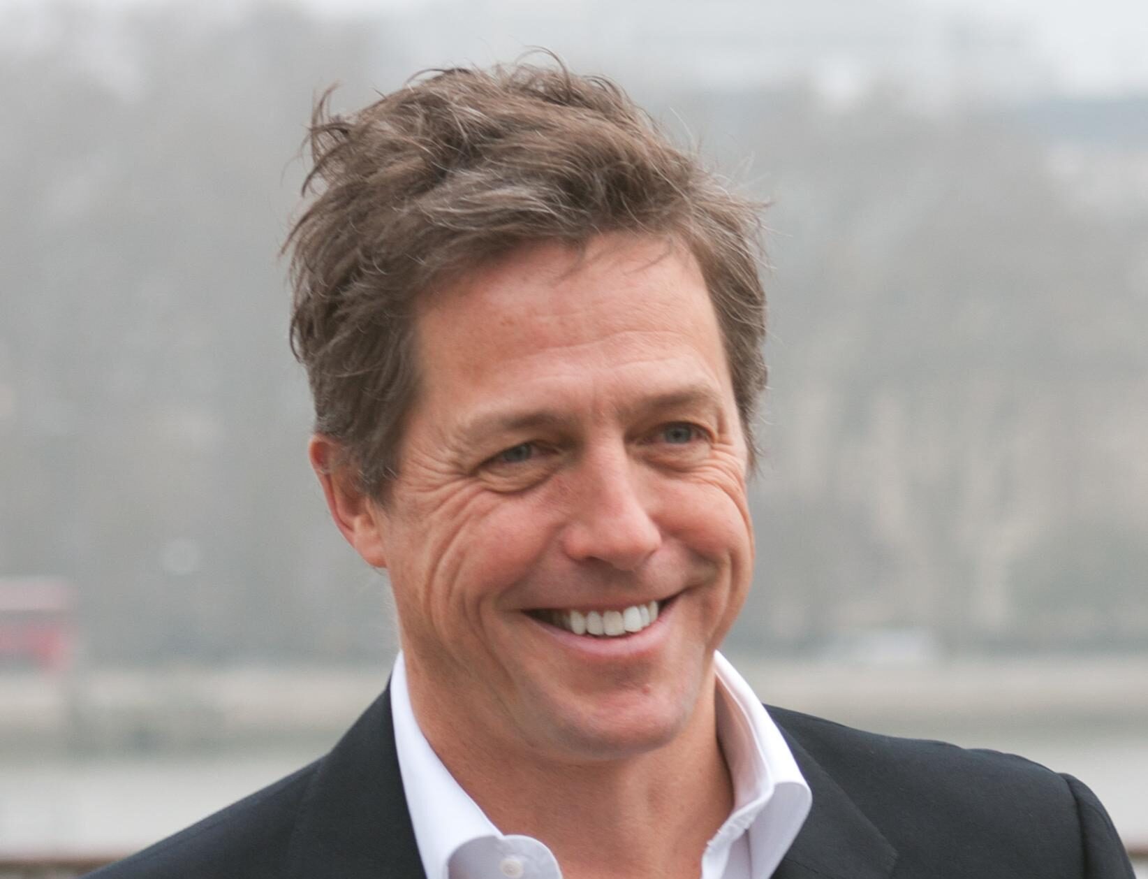 Hugh Grant na snímku z roku 2011, FOTO: Julien Rath, CC BY 3.0, via Wikimedia Commons