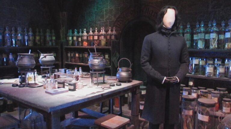 Fanoušci Harryho Pottera se bouří kvůli Snapeovi tmavé pleti: Zabili jste show ještě před vysíláním, dobrá práce