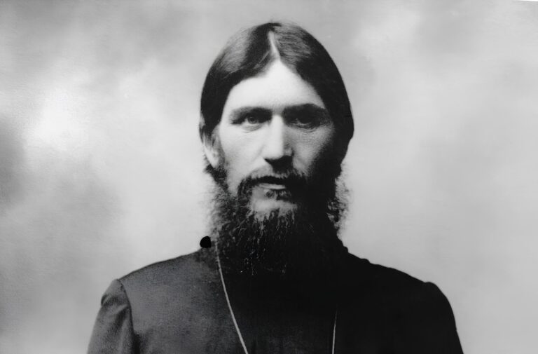 Mág, svůdník i manipulátor: Rasputin si podmanil carskou rodinu a změnil dějiny Ruska, nezabil ho jed ani kulka