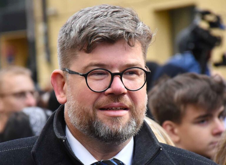 S kým žije Jiří Pospíšil? Bývalý ministr vyhlíží s partnerem Janem narození dcery pojmenované po slavné mecenášce