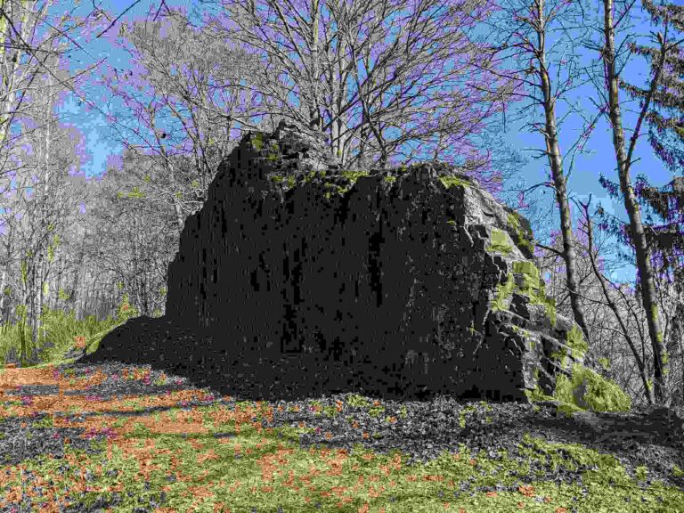 Magické Čertovy stěny v Česku: Geologické skvosty, které prý vznikly díky lstivým sázkám s ďáblem