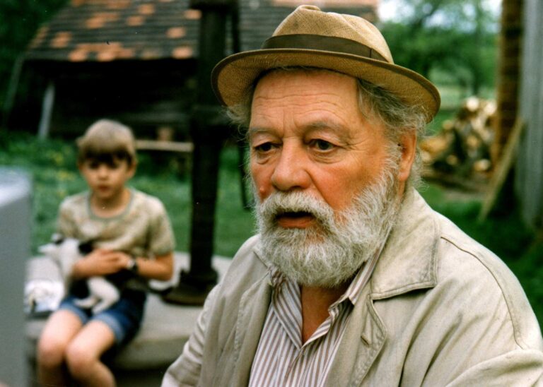 Lubor Tokoš byl hlasem rozhlasu i pohádkovým dědečkem. Zemřel jako osamělý umělec, musela zasahovat policie