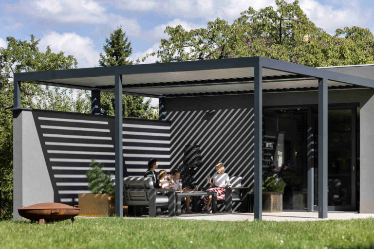 Proměňte díky pergole svou terasu ve venkovní obývák snů