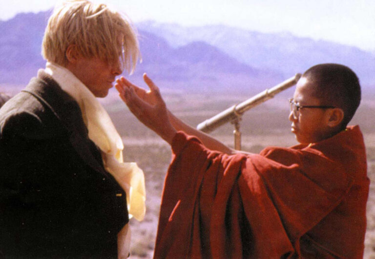 Sedm let v Tibetu: Přátelství s Dalajlámou změnilo horolezce i Brada Pitta. Ten dostal doživotní zákaz vstupu do Číny