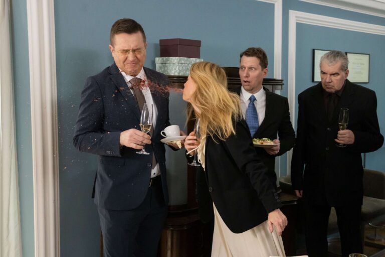 Ulice: Blanka zpátky ve spárech alkoholu. To, co předvede, komora nepamatuje