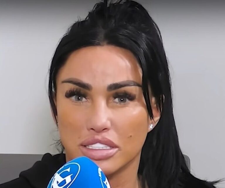 Katie Price a její podivná proměna: Vypadá to, že si nechala udělat zuby alá Freddie Mercury