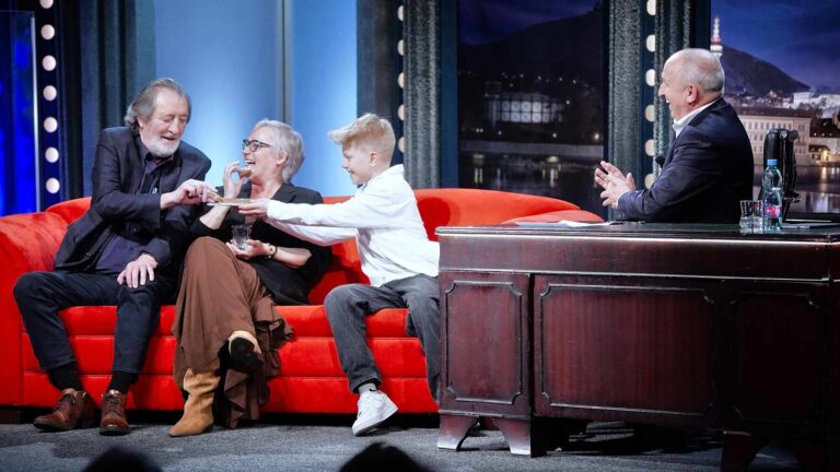 Show Jana Krause: Polívka je starý, ale myslí mu to, herečka se bojí policie a třináctiletý kluk vyrábí dubajskou čokoládu