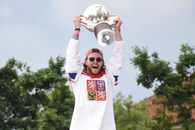 Pastrňák povede Čechy za obhajobou zlata: Kdo je v sestavě pro MS 2025 a kdy hrajeme