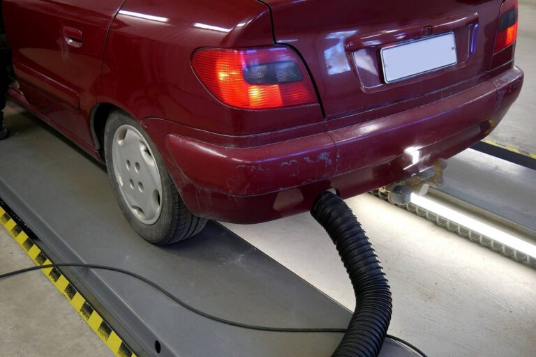 STK každý rok? Nový plán EU rozčiluje majitele aut starších 10 let