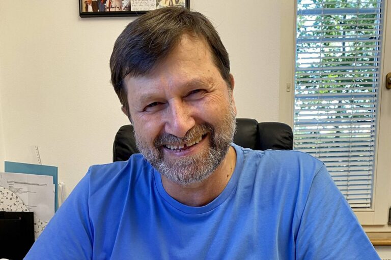 S kým žije Jan Hrušínský? Jeho manželství s blondýnkou ze seriálu Ulice přežilo nevěru i boj o život