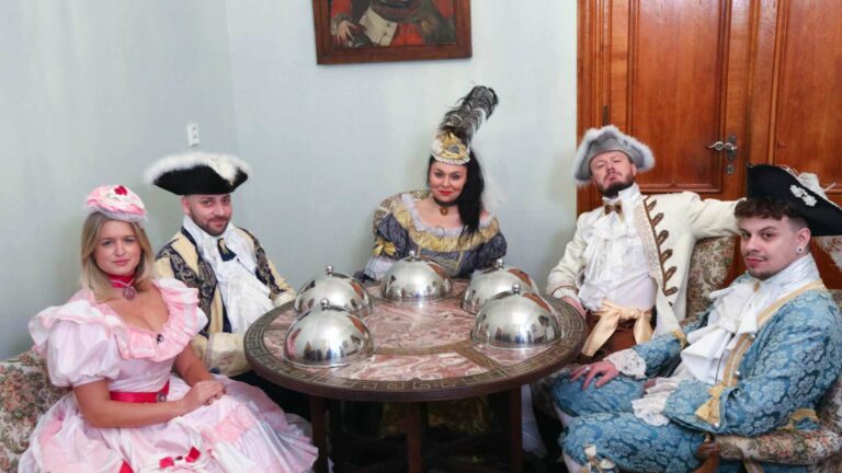 Zrádci míří do Prostřena