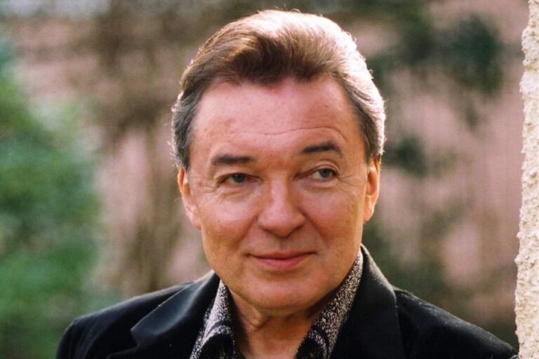 Božský Kája a jeho tajnosti aneb Co jste nevěděli o Karlu Gottovi: Výhrůžky smrtí, štěnice v domě a astrolog po boku