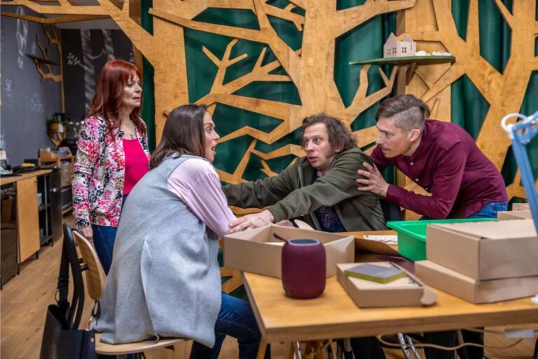 Ulice tento týden: Drama na půdě školy, kde budou „padat hlavy“, Blanka se nebude stačit divit a rodí snad Vanda