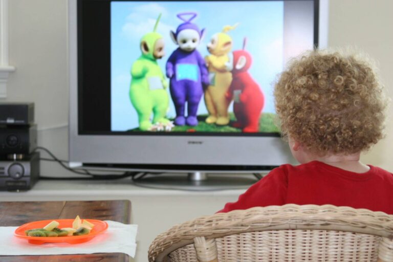 Teletubbies: Děti je milovaly, dospělí řešili skandály. V Polsku je chtěli zakázat