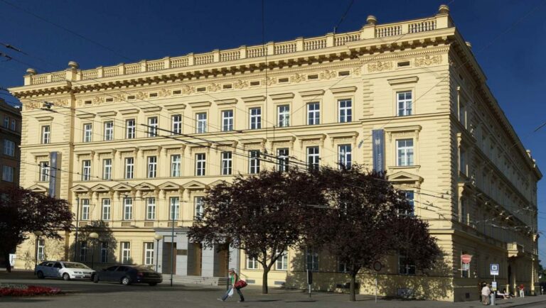 Masarykova univerzita otevřela druhé kolo. Kdo chce na výšku, má pořád šanci