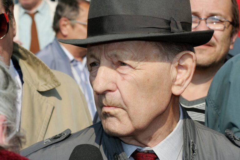 17. července 1989 zazněl na Červeném hrádku slavný Jakešův projev. Pohřbil poslední zbytky strachu Čechů z KSČ