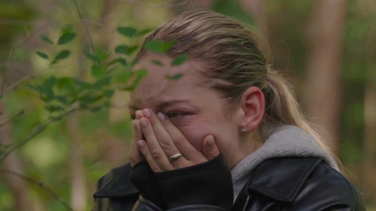 Do show Farma zamířil kontroverzní Adam ze Survivoru. Vyhrocenou situaci Veve nezvládla, utekla s pláčem