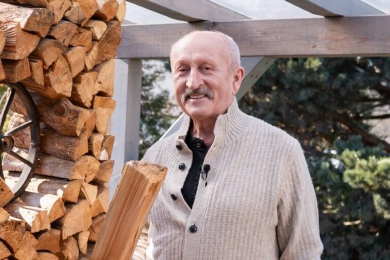 Oldřich Navrátil přišel krátce po sobě o rodiče i manželku. Dnes žije s novou láskou, půvabnou Monikou