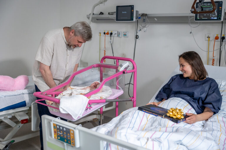 Ulice skončila nečekaným porodem. Kdo je ve skutečnosti Vandina dcera? Herečka známá z Ulice propůjčila miminko na natáčení