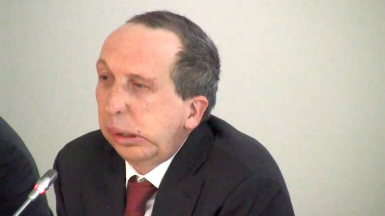 Dcera Václava Klause ml. se vdala a z líbánek oznámila těhotenství. Jedno dítě mám z krku, glosoval politik