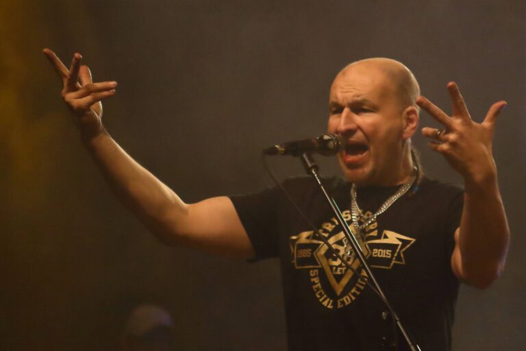 Lou Fanánek Hagen a 40 let punku: Přišel o nohu, rozvedl se, ale našel novou lásku i radost ze života