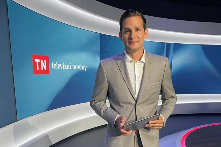 S kým žije moderátor Martin Čermák: První dceru dlouho tajil, dnes má s muzikantkou Simonou další dvě děti