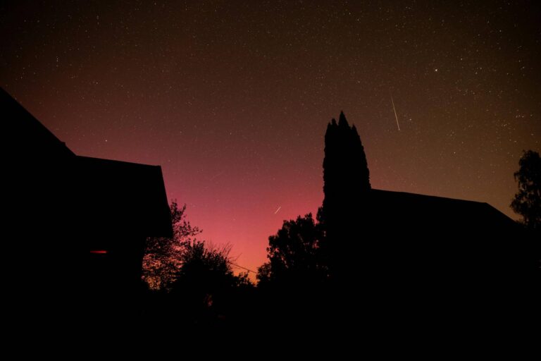Tento týden je v Česku ideální pro pozorování Perseid. K vidění je vrchol meteorického roje i setkání Venuše s Jupiterem