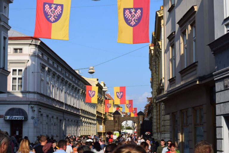 Září je čas vína a hodů: Znojmo, Mikulov, Bzenec či Pražský hrad lákají na burčák i místní speciality