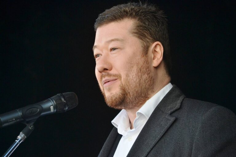Bydlení Tomia Okamury: Hrad z cihel s 39 kruhovými místnostmi. Sousedi kroutí hlavou, architekti tleskají