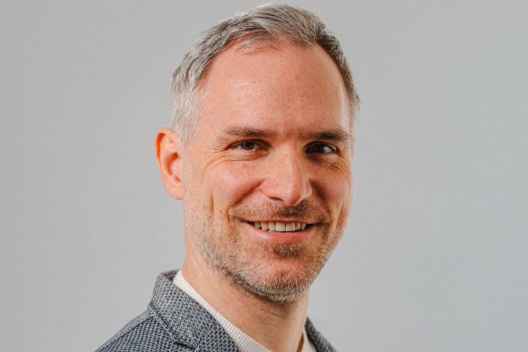 Zdeněk Hřib a jeho bydlení: Byt ve Vršovicích, domov na Hájích a rozestavěná vila v Kyjích, co budí pozornost