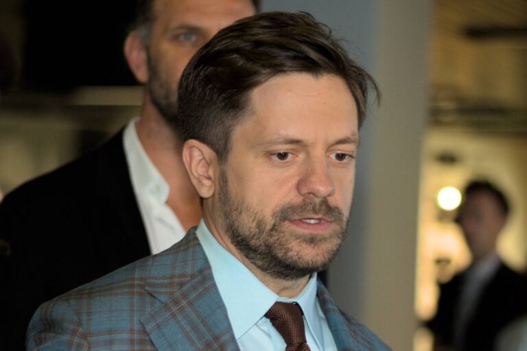 Jiří Mádl vyvolal svou řečí v Senátu bouři. Jeho nelichotivá slova o Slovensku u našich sousedů rezonují