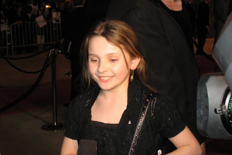 Abigail Breslin: Dětská hvězdička z Malé Miss Sunshine vyrostla v krásnou ženu. Prošla si peklem s násilníkem