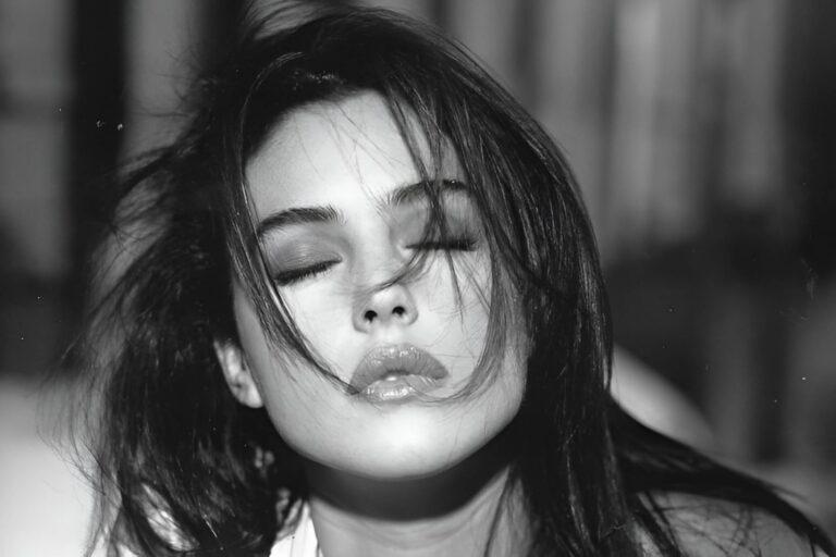 Monica Bellucci slaví 61 a stále vypadá jako modelka. I bez plastik. Po rozchodu s Timem Burtonem opět rozdává úsměvy