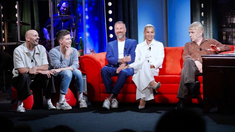 Show Jana Krause: Losování příjmení, svatba u boží muky i grónská svatební cesta
