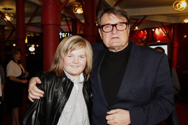 Syn Ivety Bartošové Artur slaví 29. Je zněj holohlavý elegán s knírem a tetováním