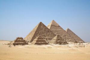 2048px-All_Gizah_Pyramids | ReadZone