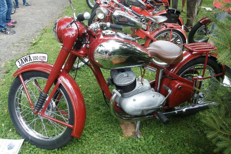 Jawa je tady už 96 let. Motorka, která přežila válku, komunismus i globalizaci a stále se vyrábí