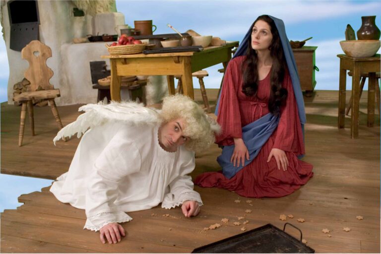 Letošní Vánoce s Českou televizí: Strašidla, čerti i silvestrovský koktejl hvězd