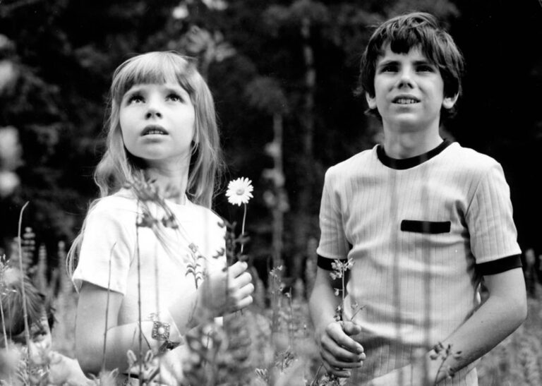 Ať žijí duchové: Leontýnka zemřela příliš brzy a Janek dodnes hraje písně z filmu. Lásku jí tehdy neopětoval