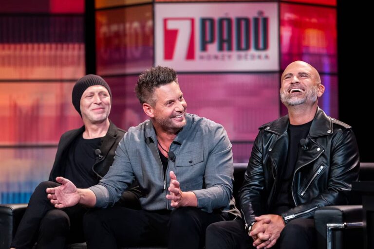 Lunetic a jejich 27 let staré tajemství. První album jim měl nazpívat utajený pátý člen