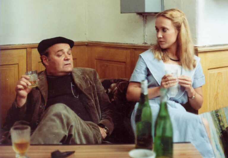 Smrt talentovaného ševce: Hrob za flašku rumu, cenzura i smutek, který držel celý štáb pohromadě