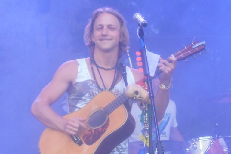 Archivní video Tomáše Kluse v SuperStar 2005: Zazpíval Gotta a porota ho vyhodila. O pár let později vyhrál Slavíka