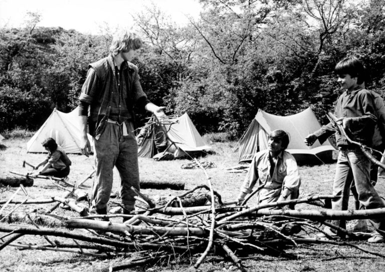 Kamil Koula alias Kocour z Třetí skoby stále žije v herectvím. Na obrazovce ho dnes pozná málokdo