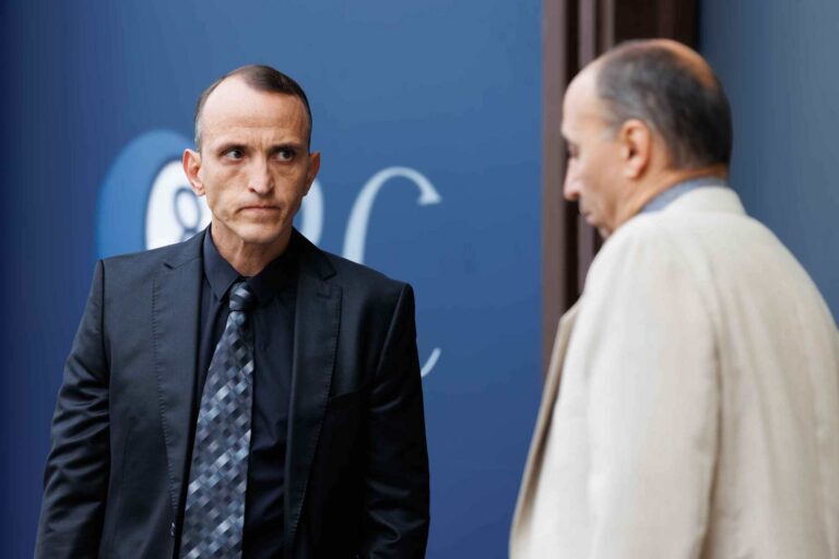 Páteční Ulice: Pokladník si počká na Erika, nadšená Vanda, návštěva policie a nácvik na rande